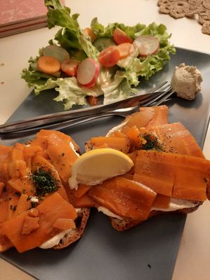 Veganes Lachsfrühstück :) at No Milk Today in Berlin