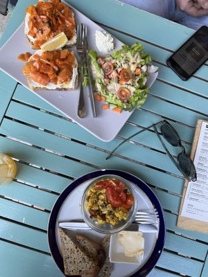 scrambled tofu and salmon bread  at No Milk Today in Berlin