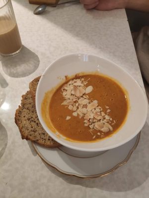 Soup of the day with bread at No Milk Today in Berlin