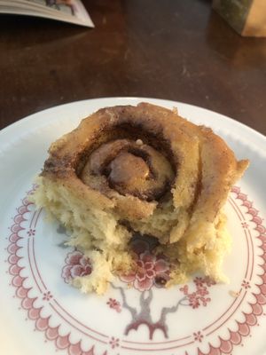 Melt-in-the-mouth cinnamon bun  at No Milk Today in Berlin