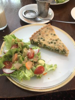 Tofu and peas quiche - delicious   at No Milk Today in Berlin