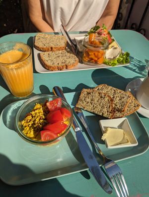 Tofu and salmon breakfast at No Milk Today in Berlin