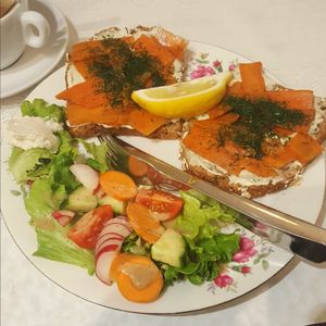 Lachsfrühstück at No Milk Today in Berlin