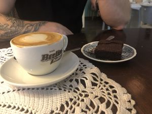 Schoko Brownie und ein Cappuccino  at No Milk Today in Berlin