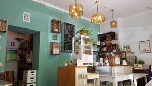 Gemütlich drinnen und draußen sitzen at No Milk Today in Berlin