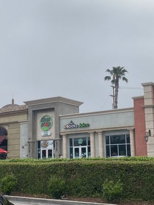 Spotted (Didn’t Stop In) • Next to Robeks Juice  at Chop Stop in Burbank