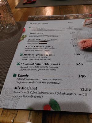 Menú entradas at Jafra Restaurante & Shisha Lounge in Lisbon