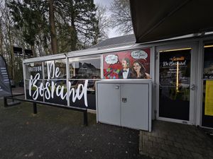 Front and entrance at Frituur De Bosrand in Bruges