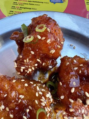 Blumenkohl, nice, aber man sollte es nicht chicken nennen, hat nix damit zu tun  at Kkokki Loves Vegan 2 in Hamburg