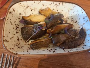 Mushrooms - side dish at Vrasserie in Porto