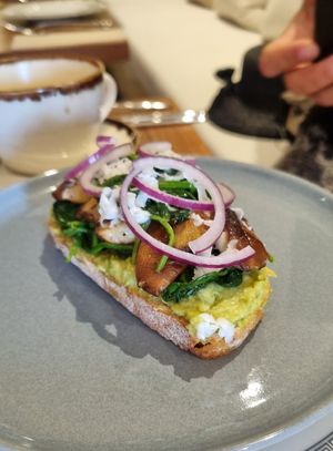 Mushroom with extra avocado toast at Vrasserie in Porto
