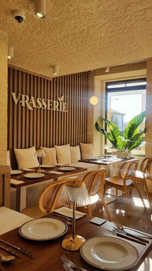  at Vrasserie in Porto