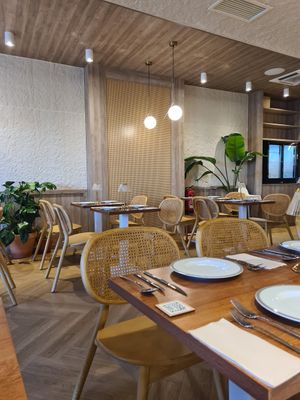  at Vrasserie in Porto