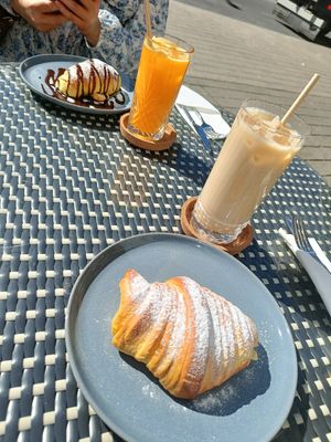  at Vrasserie in Porto