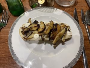 Mushroom bruschettaa  at Vrasserie in Porto