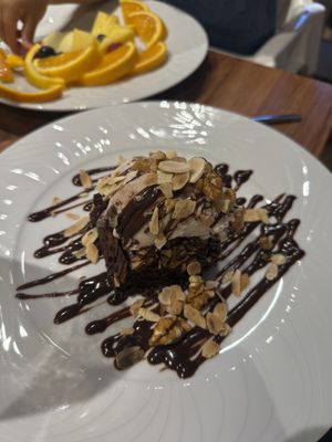 Brownie  at Vrasserie in Porto
