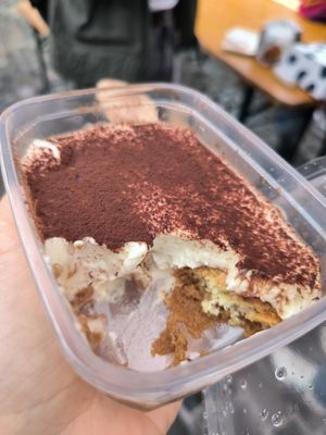 Tiramisù at the vegan festival in Brussels at Oxalis - Ecole de cuisine végétale in Brussels