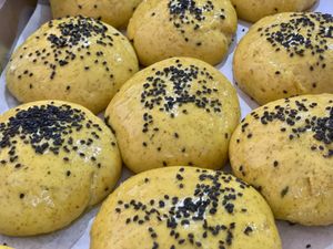 Kuruba es un espacio de cocina vegetal y vegana comprometido con la ética animal. Nuestra propuesta culinaria refleja un profundo respeto por los seres vivos, ofreciendo opciones  at Kuruba in Cuenca