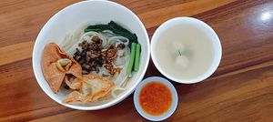 KWETIAU PANGSIT VEGAN at WEGANSKIE in Kuta