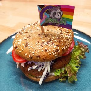 "Krauter" Burger at EMILIA Bistro | Vegan Bistro in Zittau