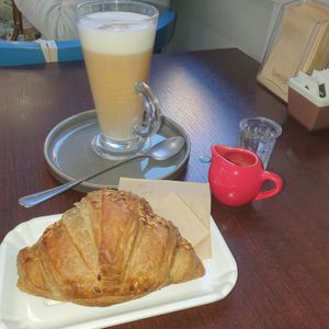 Empty salted vegan brioche at Melée Cafe in Bologna
