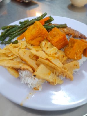 My com chay at Thuận Y in Ho Chi Minh City