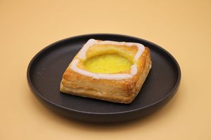 "Spandauer" with creme.
Our vegan take on a classic danish pastry. at Thunberg's Kreative Hjørne in Copenhagen