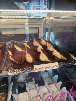 Napoleons Hat 😂 at Thunberg's Kreative Hjørne in Copenhagen