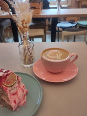 Flat white at Prince Peach in Berlin