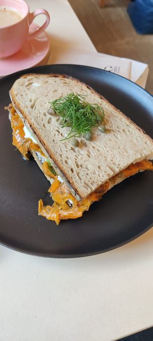 "Salmon" sandwich with cream at Prince Peach in Berlin