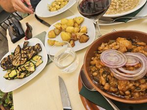 Aardappelen,  groentjes at Ristorante Il Feudo in Monteriggioni