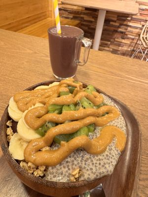   at AMAZONIA ACAI in Valencia