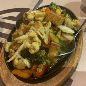 Sizzling mixed veg  at Vegie Bowl in Forest Hill