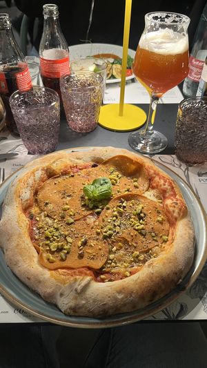 Mortadella pizza  at PortoCostanza - Approdo del Gusto in Palermo