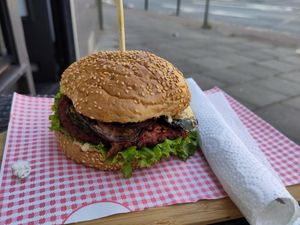 Burger with  Tofu and grilled vegetables at 3 B's (Breakfast Burger Barbecue) Bremen in Bremen