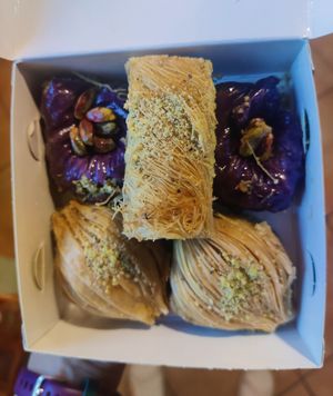 Vassoio misto at Pasticceria Mourad - Via Marghera in Milan