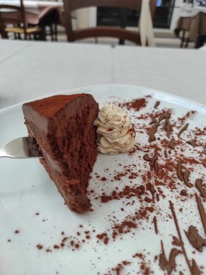 Chocolate cake at La Lanterna in Verona