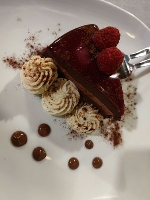 Raspberry tart at La Lanterna in Verona