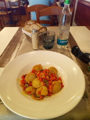 Dinkel - Tortellini mit einer Pesto Füllung at La Lanterna in Verona