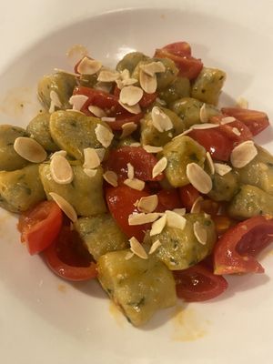 Gnocchis de albahaca 🌿   at La Lanterna in Verona