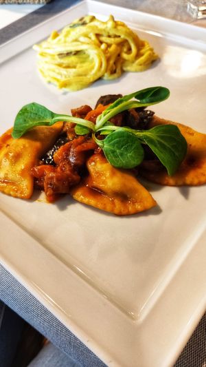 carbonara vegana e panzerotti ripieni di seitan brasato al Valpolicella at La Lanterna in Verona