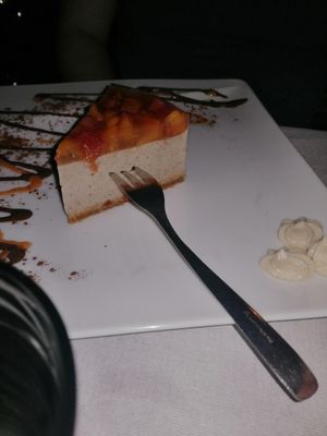 Cheesecake alle pesche at La Lanterna in Verona
