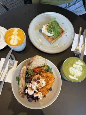 the avocado waffle& healing bowl and golden and matcha latte!  at VERDE in Malmo
