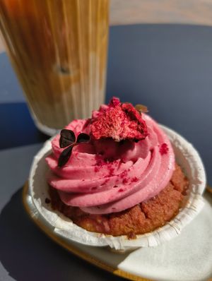 Strawberry cupcake at VERDE in Malmo