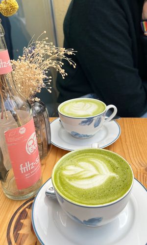 zwei mal matcha latte mit hafermilch  at quartier.west in Klagenfurt