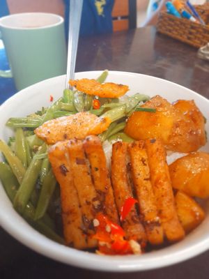 My com chay. Selection changes everyday at Com Nong in Ho Chi Minh City