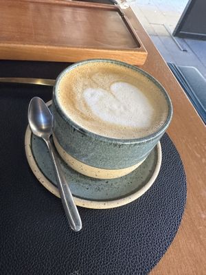 Cappuccino w oatmilk  at Zero in Naples