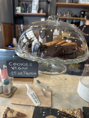 Vegan protein cookies  at Zero in Naples