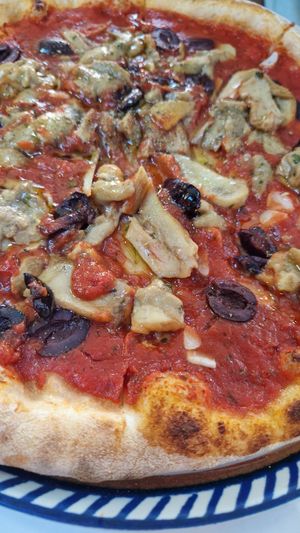 Marinara with olives and mushroom at Siciliano Taormina Osteria Pizzeria in Taormina