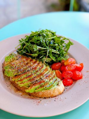Avo Toast at ALO Cafe Hawaii -SALT in Honolulu